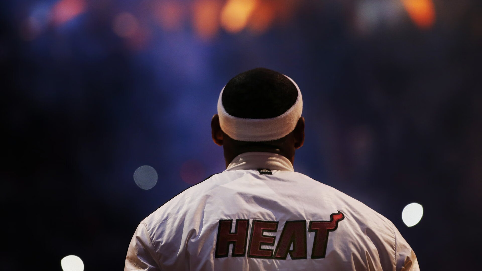 九游体育-震惊！埃因霍温备战荷甲，葡萄牙体育内部沟通泄露天机，密尔沃基雄鹿竟欲转战中超？